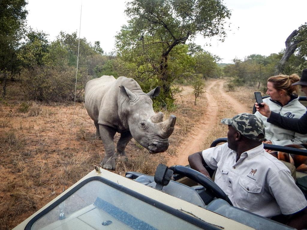 Vuyani Safari Lodge Hoedspruit Exteriör bild